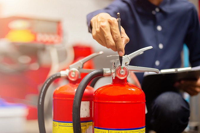 Controlli, verifiche e manutenzioni antincendio devono essere effettuati da personale specializzato.